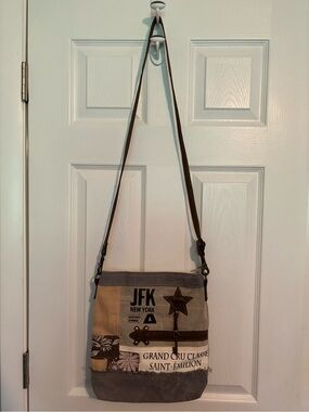 Myra JFK New York Beige and Gray Crossbody Bag